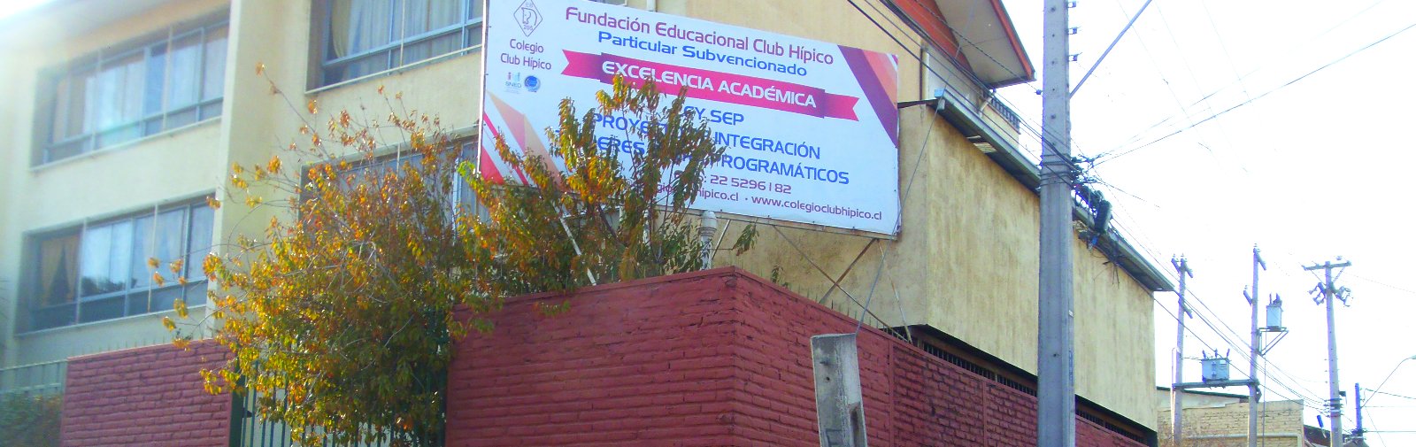Fachada del Colegio Club Hípico El Bosque